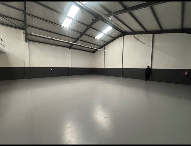 420M² WAREHOUSE TO LET IN EPPING INDUSTRIAL
